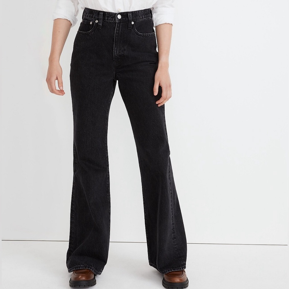 (SOLD) Madewell Baggy Flare Jeans in Lunar Wash (READ DESCRIPTION)